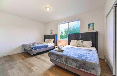 Golden Glades House | 128 m² House ∙ 3 bedrooms ∙ 8 guests