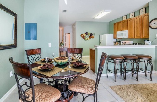 Windsor Hills House | 129 m² House ∙ 3 bedrooms ∙ 8 guests
