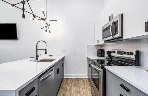 Delair Apartment | 13 Luxury FREE Private Parking - 1st flr