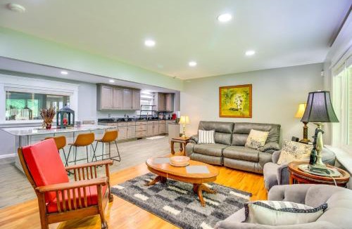 Henagar House | 13 Mi to Guntersville Lake: Henagar Gem w/Hot Tub