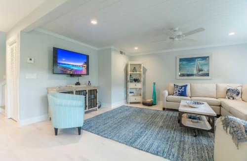 West Beach Village Villa | 1304 Fairway Oaks Villa by Akers Ellis Rentals