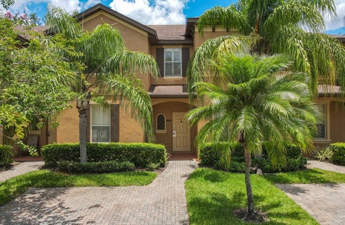 Regal Palms House | 132 m² House ∙ 3 bedrooms ∙ 6 guests