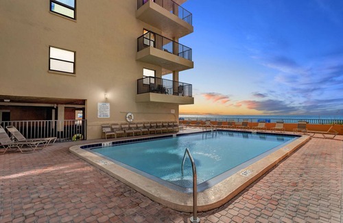 Madeira Beach Condo | 134 m² Condo ∙ 3 bedrooms ∙ 8 guests