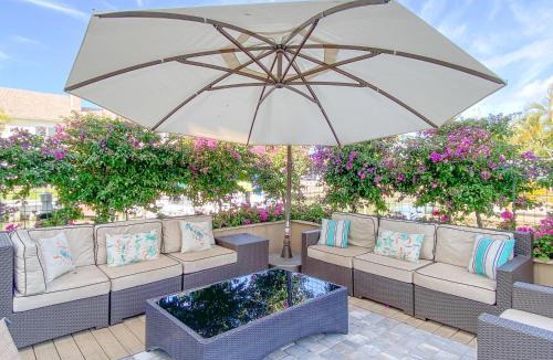 South Island House | 135 Island Escape- 5BR Home with Pool and Spa! home