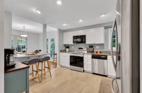 Shipyard Plantation Condo | 137 Evian @ Shipyard | Pet-Friendly Villa | Tennis + Pool | 3 Workstations