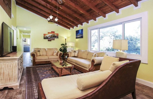 Saint James City House | 139 m² House ∙ 3 bedrooms ∙ 6 guests