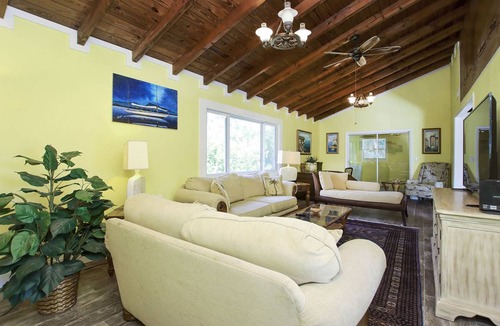 Saint James City House | 139 m² House ∙ 3 bedrooms ∙ 6 guests