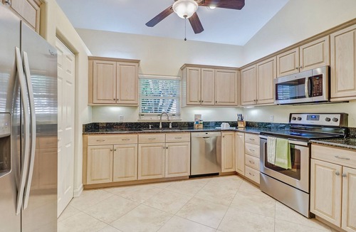 Naples Park House | 139/n slashed from 189/n ! Oct. bungalow with pool, spa, wifi, close to beach !