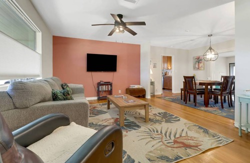 Edison Park Historic District House | 141 m² House ∙ 3 bedrooms ∙ 6 guests
