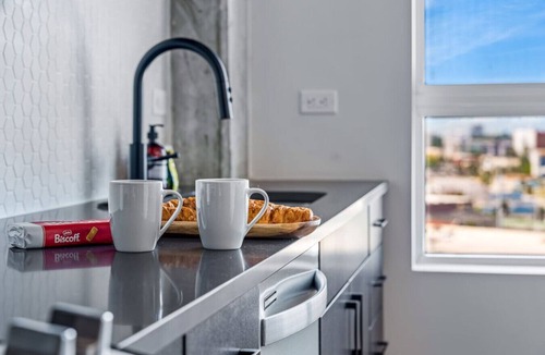 Channel District Apartment | 14th Floor SkySuite | DT Views! | Pool & Gym