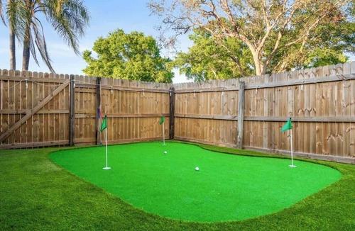 Seminole House | 15 Minutes to Beach,Heated Pool,Mini-golf,FirePit