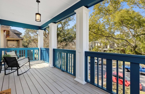 Urban Core House | 1537- 1 Mile to Vystar, Dailys, Arenas, Entertaining, Pet Friendly, Sleeps 10