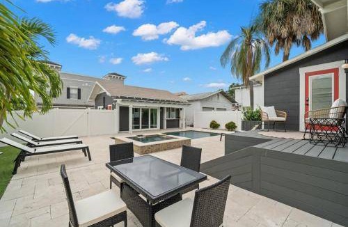 Courier City - Oscawana House | 156 m² House ∙ 3 bedrooms ∙ 6 guests