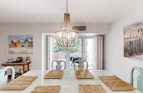 Fernandina Beach Condo | 157 m² Condo ∙ 3 bedrooms ∙ 6 guests