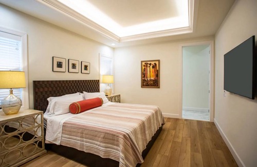 Naples Park House | 158 m² House ∙ 5 bedrooms ∙ 10 guests