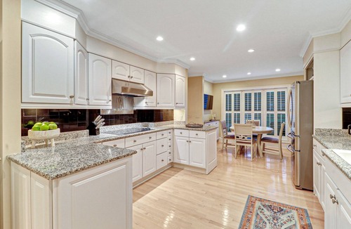 South Beach Condo | 1594 Lagoon Villas: BESTNEST by Beverly Serral Vacation Rentals