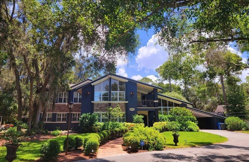 Seminole House | 16 beds, 5BA, 2 Acres, Salt POOL, Spa
