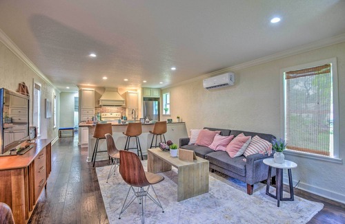 Winter Garden Cottage | 16 Mi to Disney: Cottage w/Deck in Winter Garden