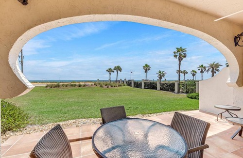 Beverly Beach Condo | 163 m² Condo ∙ 3 bedrooms ∙ 10 guests