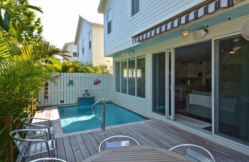 Uptown - Upper Duval House | 163 m² House ∙ 4 bedrooms ∙ 8 guests