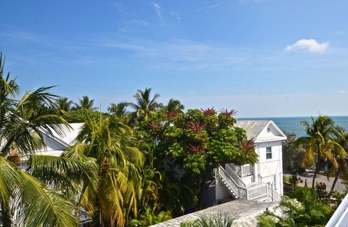 Uptown - Upper Duval House | 163 m² House ∙ 4 bedrooms ∙ 8 guests
