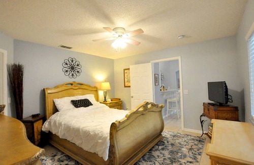 Thousand Oaks Villa | 163 m² Villa ∙ 4 bedrooms ∙ 8 guests