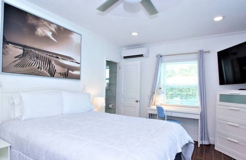 Victoria Park Apartment | 1639B FLL Studio: 1.5 mi to Beach & Las Olas Blvd