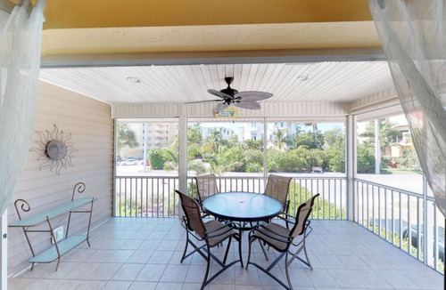 Mid Island House | 164 m² House ∙ 3 bedrooms ∙ 6 guests