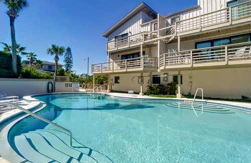 Sea Dunes Condo | 167 m² Condo ∙ 3 bedrooms ∙ 8 guests
