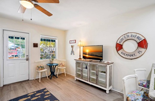 Gulfport Condo | 167 m² Condo ∙ 3 bedrooms ∙ 12 guests