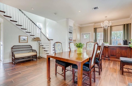 Grandview Heights House | 167 m² House ∙ 3 bedrooms ∙ 6 guests