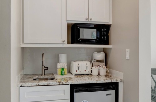 Sandestin Condo | 16th-Floor Gulf-View Studio at Luau | 2 Queens, Kitchenette, Steps to the Beach