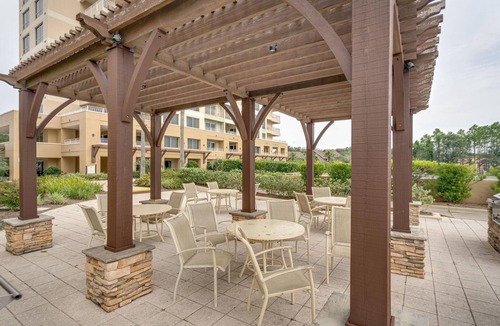 Sandestin Condo | 16th-Floor Gulf-View Studio at Luau | 2 Queens, Kitchenette, Steps to the Beach