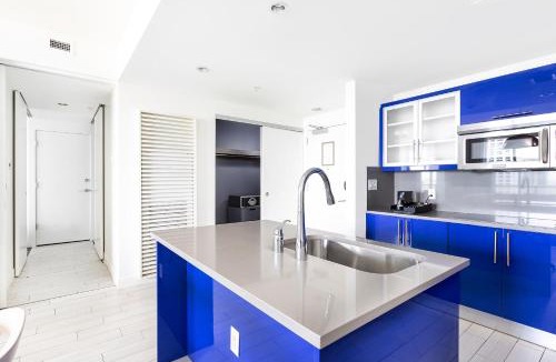 Central Beach Apartment | 16th Floor Luxury 2 Bedroom - Ocean Views & Luxury