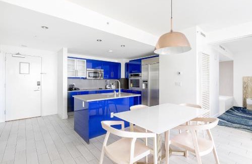 Central Beach Apartment | 16th Floor Luxury 2 Bedroom - Ocean Views & Luxury