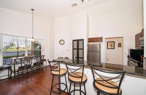 Crescent Lakes House | 173 m² House ∙ 3 bedrooms ∙ 6 guests