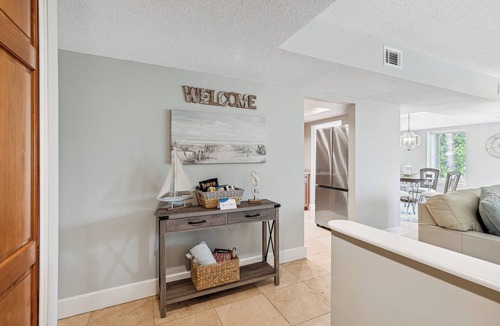 South Beach Condo | 1732 Bluff Villa @ Sea Pines | Scenic Views | Pool | 5-min to South Beach