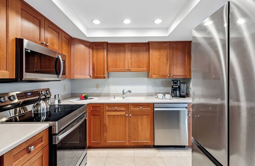 South Beach Condo | 1732 Bluff Villa @ Sea Pines | Scenic Views | Pool | 5-min to South Beach