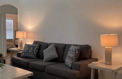 Westbury House | 1759 m² House ∙ 4 bedrooms ∙ 8 guests
