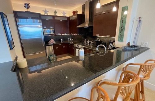 Rock Harbor Condo | 177 m² Condo ∙ 2 bedrooms ∙ 6 guests