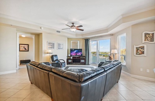 Holiday Isle Condo | 177 m² Condo ∙ 3 bedrooms ∙ 8 guests