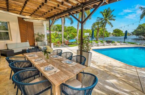 17th Street Causeway House | 180 of Waterfront Heated Pool Beach Proximity Paradise Point Key H0MES