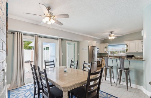 Anona House | 1818 Indian Rocks Road