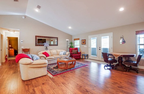 Putnam Hall House | 182 m² House ∙ 3 bedrooms ∙ 9 guests