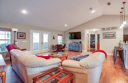 Putnam Hall House | 182 m² House ∙ 3 bedrooms ∙ 9 guests