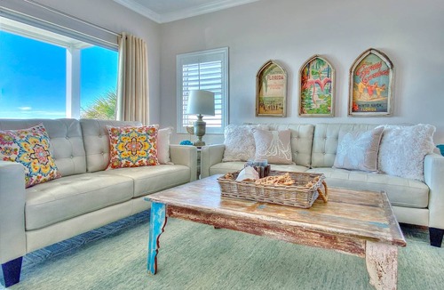Independence Square Condo | 182 m² Condo ∙ 3 bedrooms ∙ 8 guests