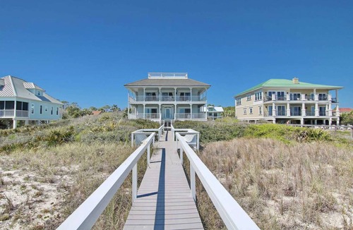 Treasure Beach Village House | 187 m² House ∙ 3 bedrooms ∙ 8 guests