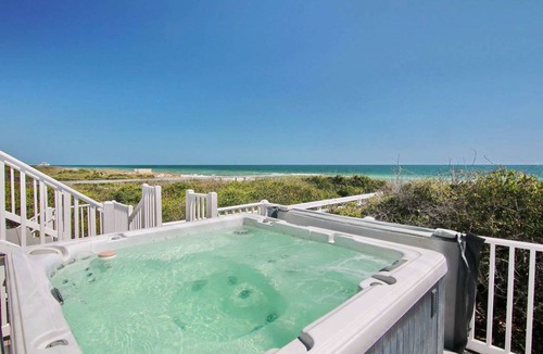Treasure Beach Village House | 187 m² House ∙ 3 bedrooms ∙ 8 guests