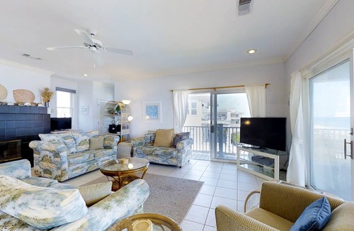 Treasure Beach Village House | 187 m² House ∙ 3 bedrooms ∙ 8 guests