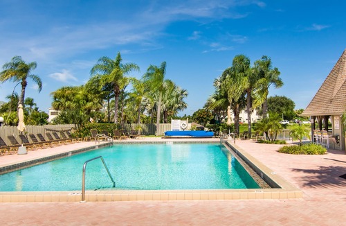 Bella Vista Villa | 1900 ft from beach Luxury Jupiter Beach Villa! private entrance community pool